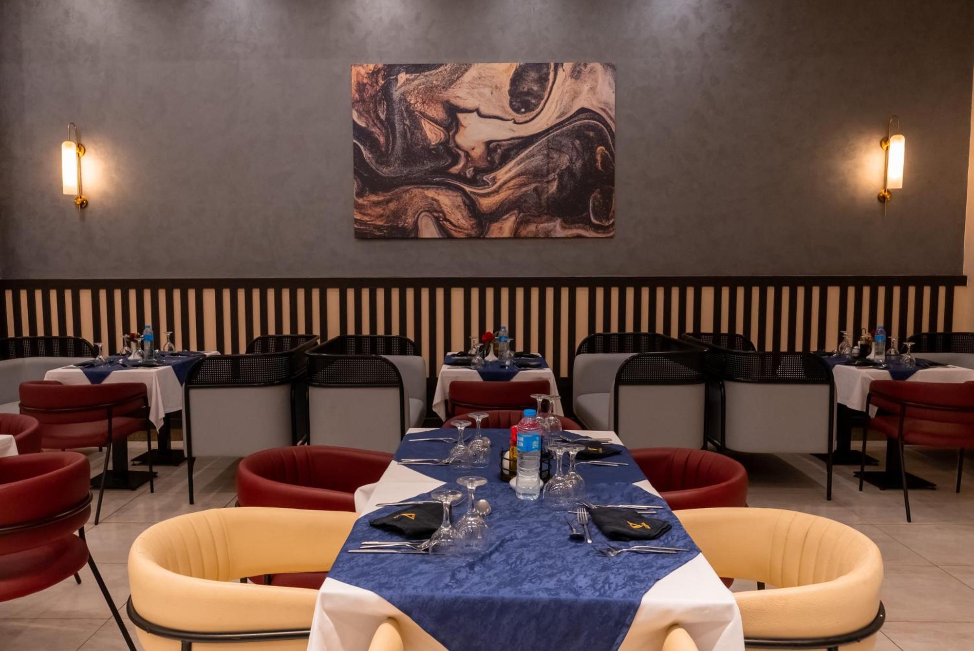 The V Luxury Resort Sahl Hasheesh Hurghada Exterior photo The interior of the restaurant