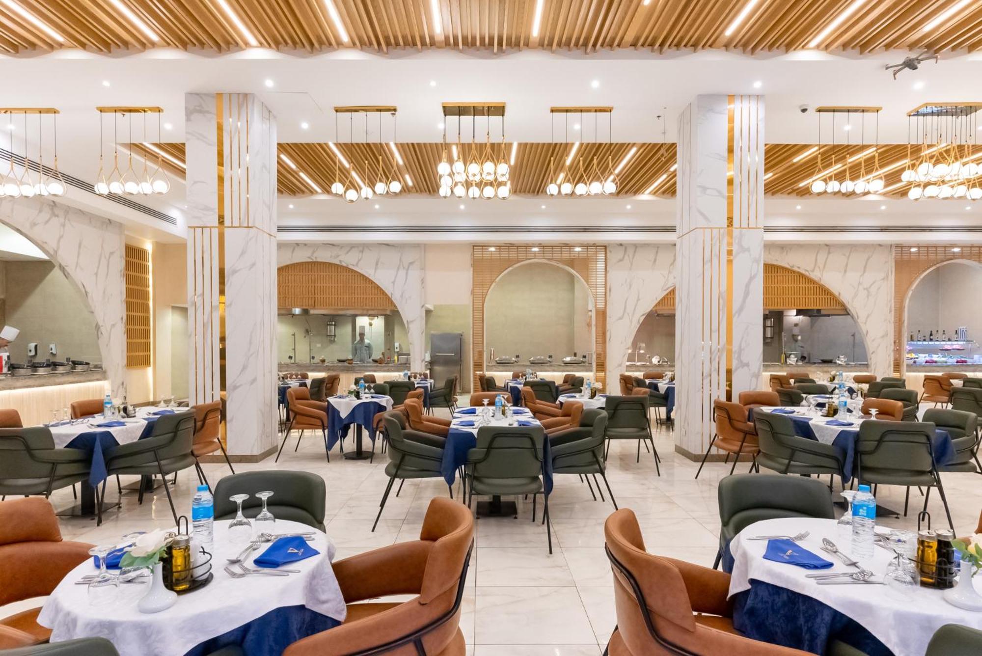 The V Luxury Resort Sahl Hasheesh Hurghada Exterior photo The interior of the restaurant