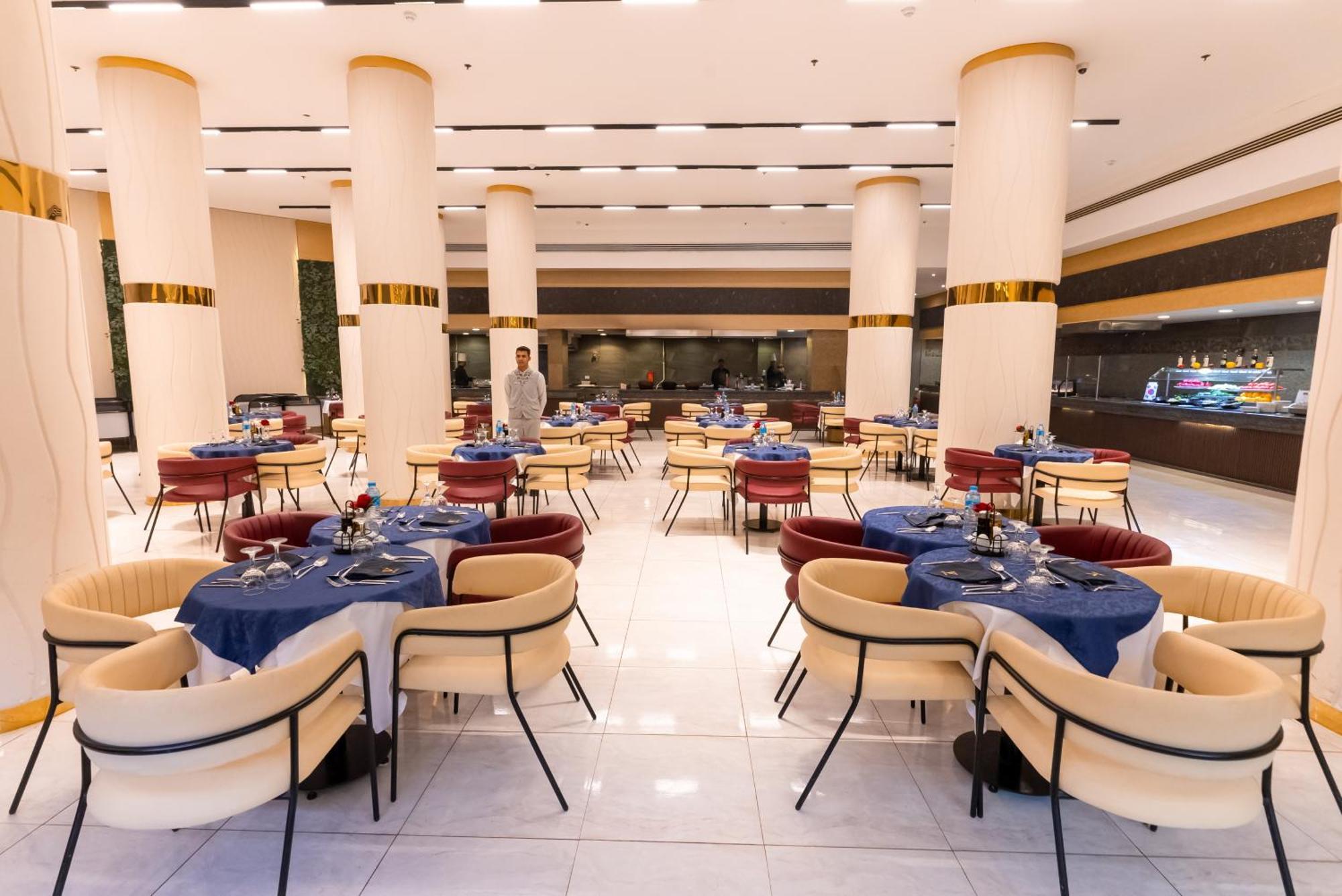 The V Luxury Resort Sahl Hasheesh Hurghada Exterior photo The restaurant