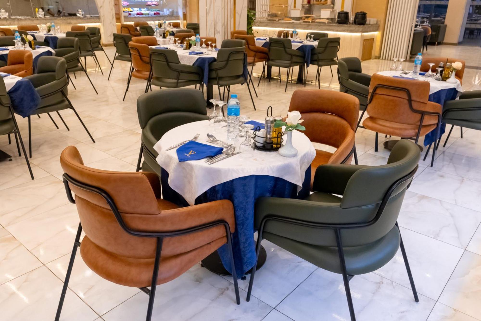 The V Luxury Resort Sahl Hasheesh Hurghada Exterior photo The interior of the restaurant
